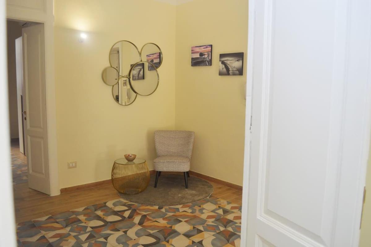 Duke'S Rooms Taranto Exterior photo